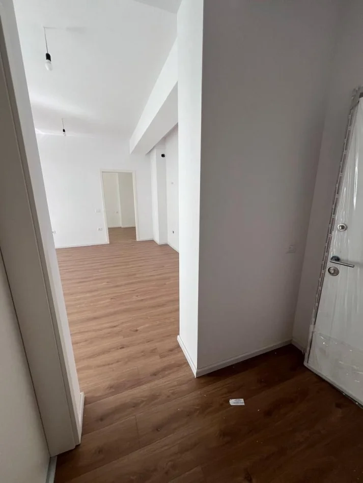 Tirane, shitet apartament 1+1+Ballkon Kati 6, 60 m² 100.000 € (Ali Demi)