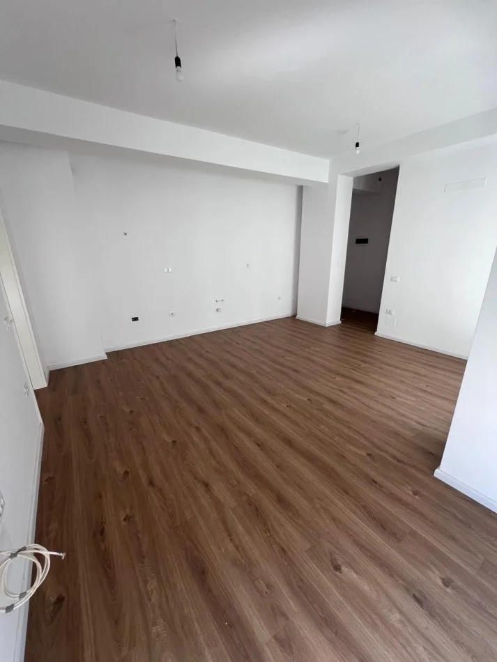 Tirane, shitet apartament 1+1+Ballkon Kati 6, 60 m² 100.000 € (Ali Demi)