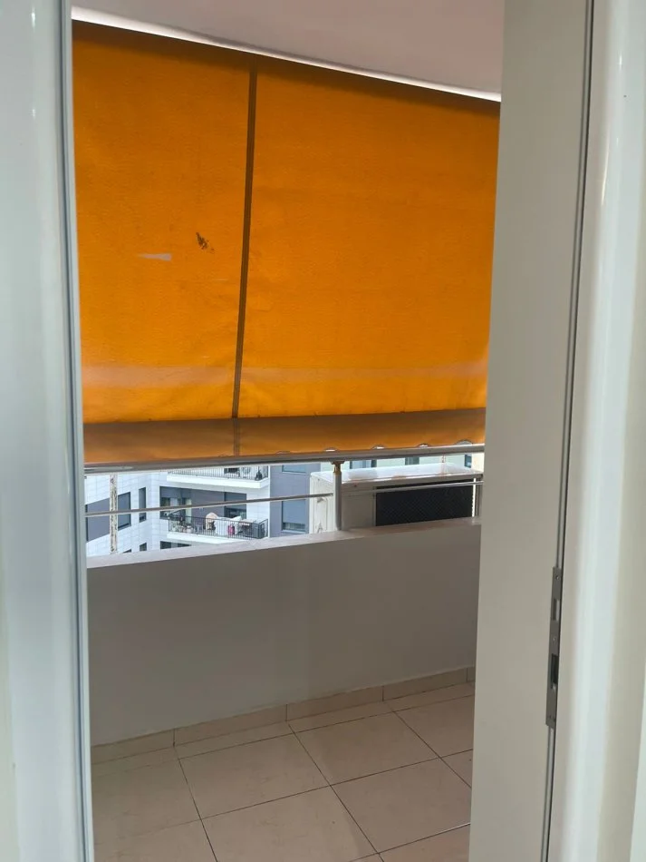 Tirane, jepet me qera apartament 1+1+Ballkon Kati 9, 70 m² 1.000 € (Rruga e Kosovareve)