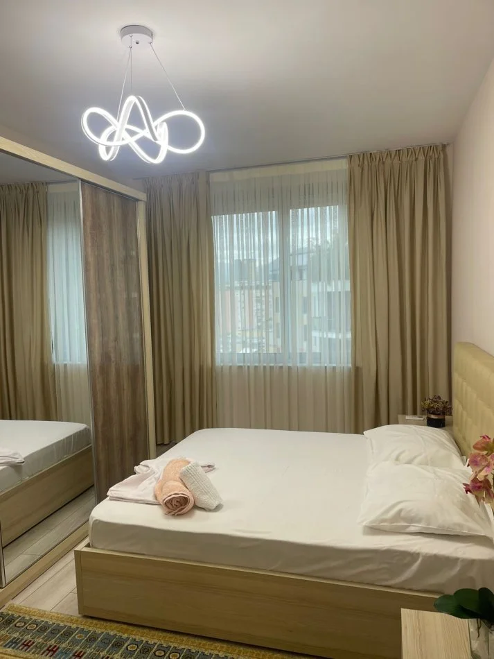 Tirane, jepet me qera apartament 1+1+Ballkon Kati 9, 70 m² 1.000 € (Rruga e Kosovareve)