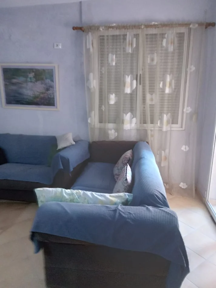 Durres, jepet me qera apartament 1+1+Ballkon Kati 2, 60 m² 300 € (Pavaresia)