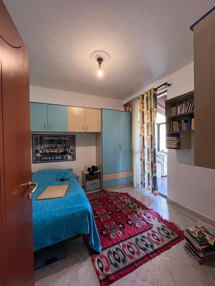 Tirane, shitet apartament 2+1+Ballkon Kati 2, 130 m² 235.000 € (Rruga e Kavajes)