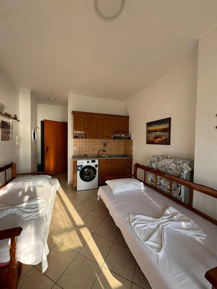 Durres, shitet garsonier 1+1 Kati 3, 33 m² 70.000 € (Shkembi i kavajes)