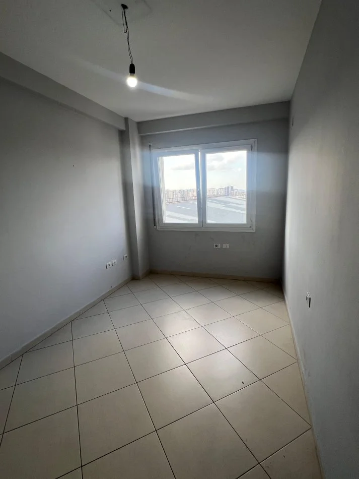 Tirane, jepet me qera apartament 2+1+Ballkon Kati 4, 98 m² 600 € (Dritan Hoxha)