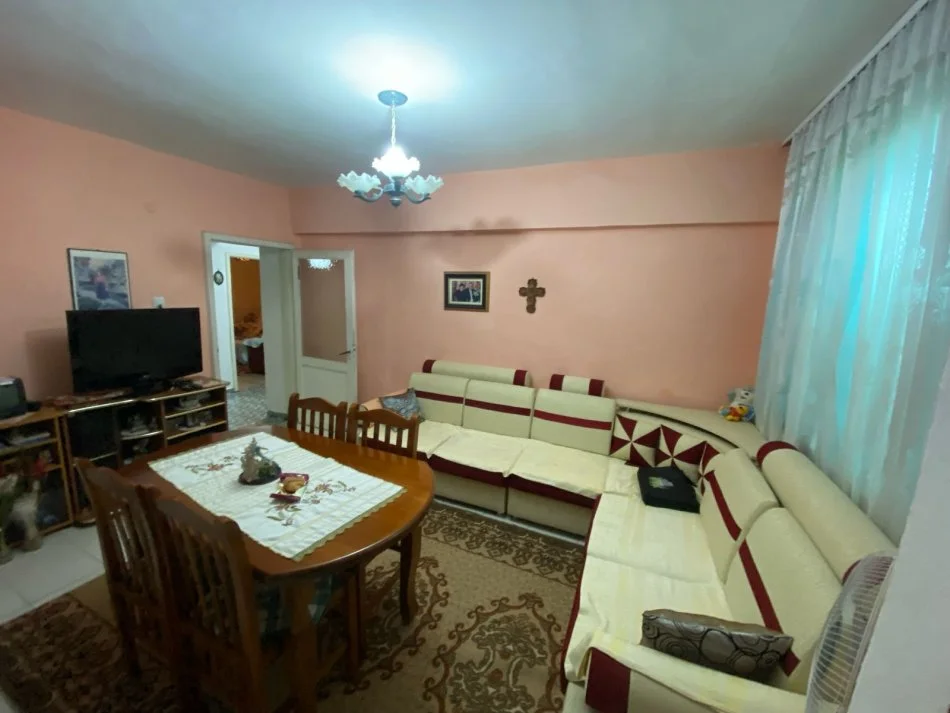 Durres, shitet apartament 2+1+Aneks+Ballkon Kati 3, 83 m² 73.000 € (Kryqi i Kuq| Stadiumi)