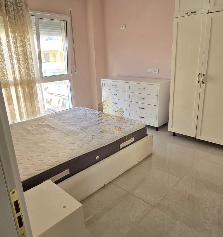 Tirane, shitet apartament 2+1+Ballkon Kati 4, 91 m² 193.000 € (Rruga Mine Peza)
