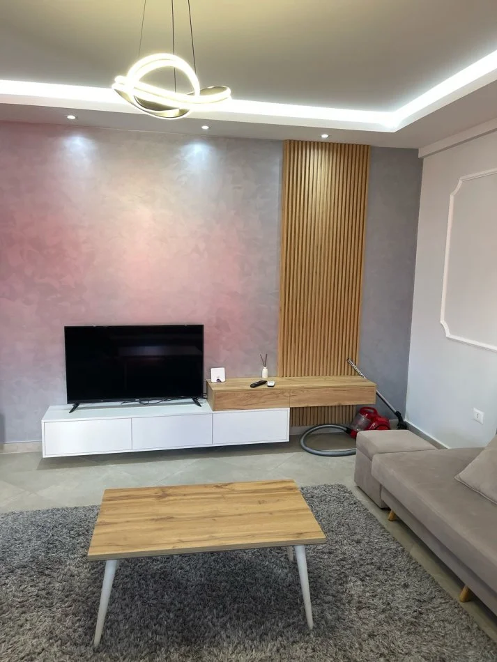Tirane, jepet me qera apartament 2+1+Ballkon Kati 6, 98 m² 800 € (farmacia 10)