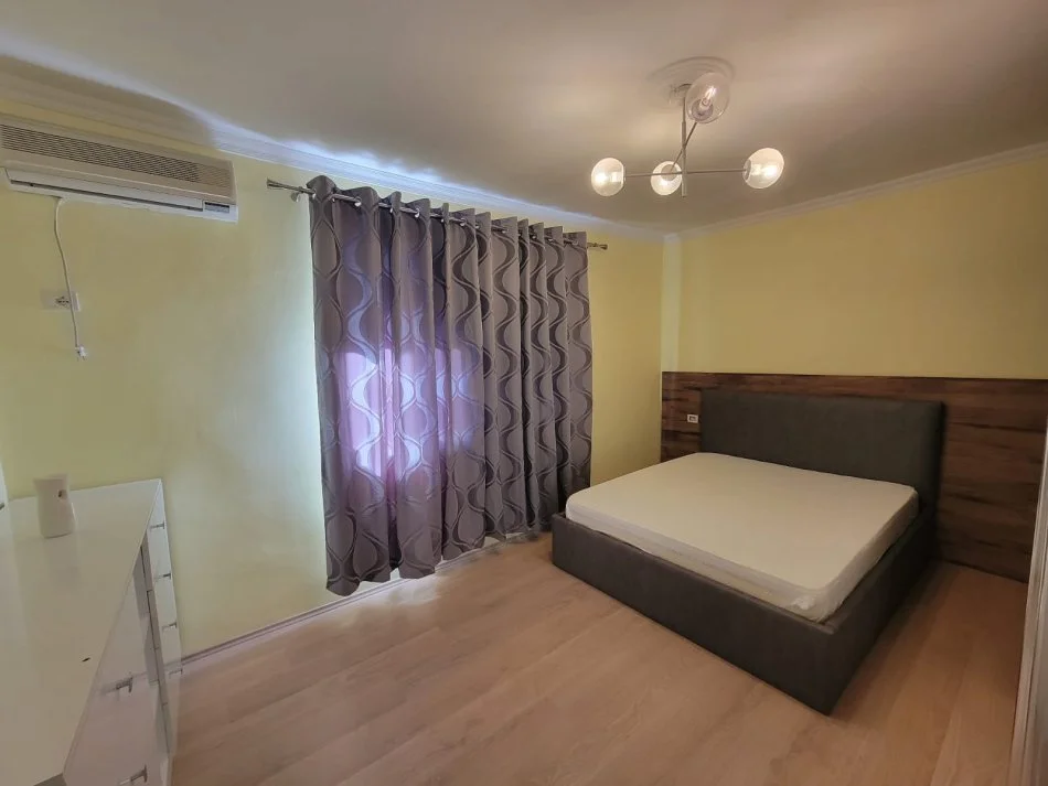 Tirane, jepet me qera apartament 1+1 Kati 2, 55 m² 550 € (Rruga : "Dervish Hekali")