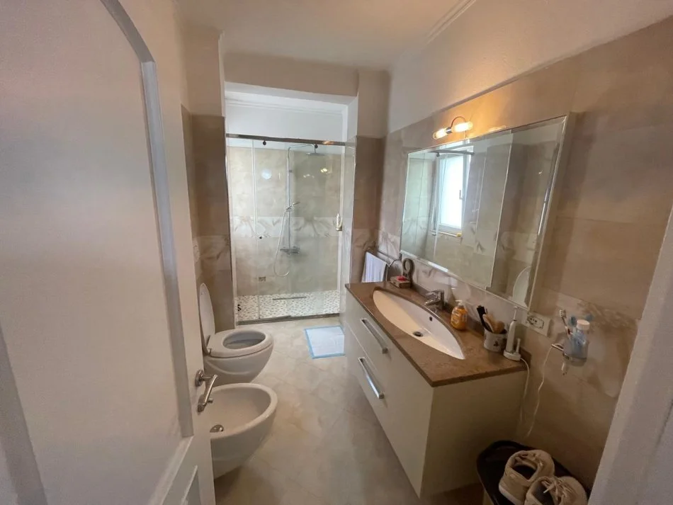 Durres, shitet apartament 2+1+Aneks+Ballkon Kati 6, 118 m² 230.000 € (Vollga)