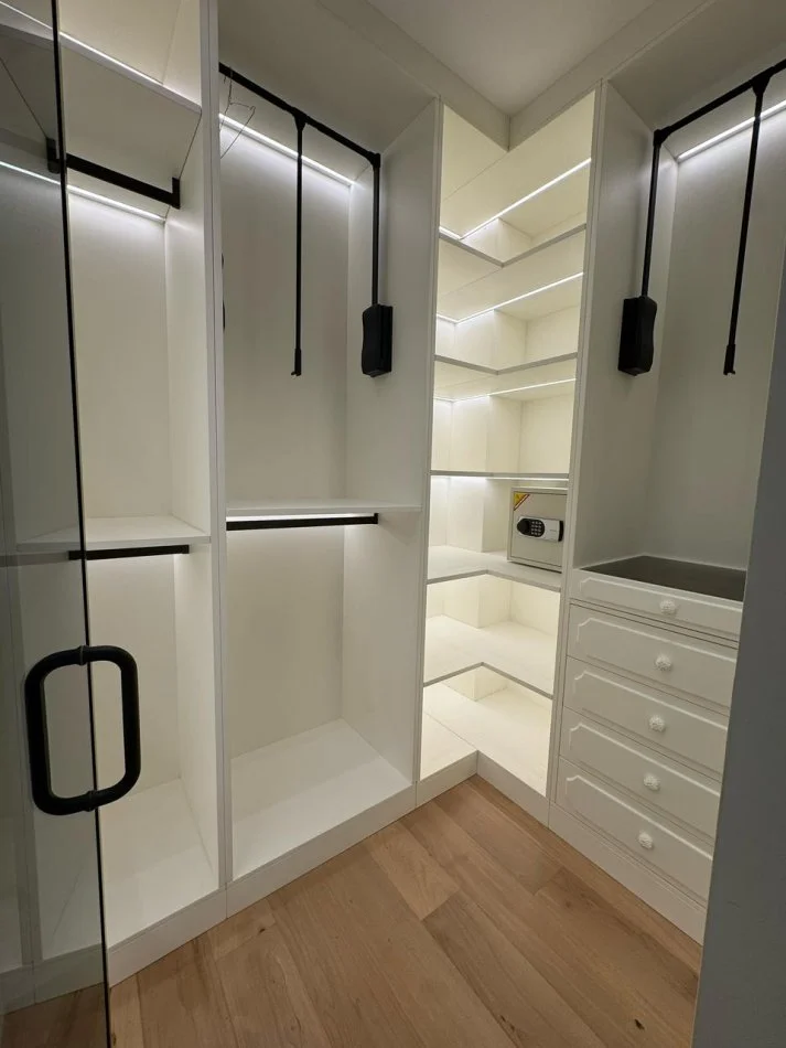 Tirane, shitet apartament 2+1+Ballkon Kati 4, 100 m² 280.000 € (foleja e gjelber)