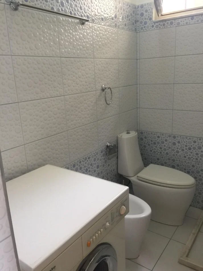 Tirane, jepet me qera apartament 1+1 Kati 1, 52 m² 300€ (Misto mame amerikan 3)