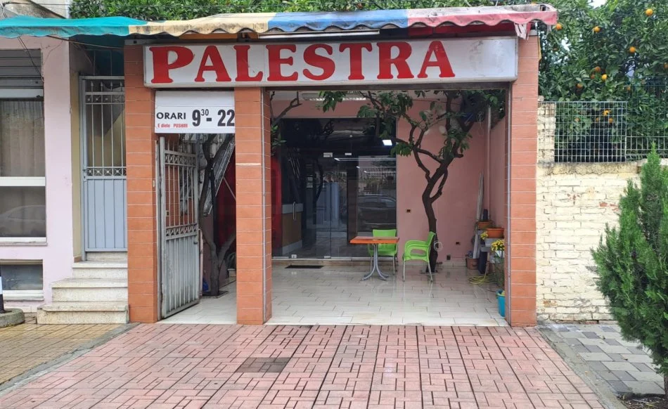 Tek 21 dhjetori jepet me qera ambjent 300 m2