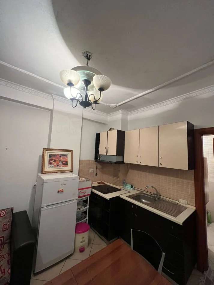 Tirane, jepet me qera garsonier 1+1 Kati 6, 45 m² 280 € (rruga loni ligori)