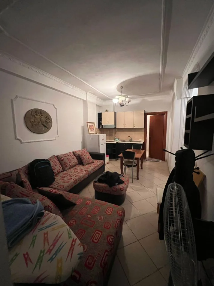 Tirane, jepet me qera garsonier 1+1 Kati 6, 45 m² 280 € (rruga loni ligori)