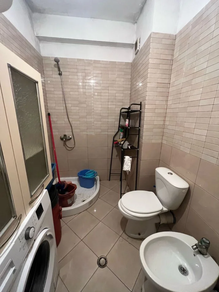 Tirane, jepet me qera garsonier 1+1 Kati 6, 45 m² 280 € (rruga loni ligori)