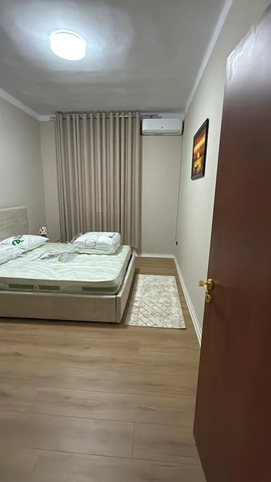 Tirane, jepet me qera 1+1+Aneks Kati 5, 63 m² 700 € (bulevardi bajram curri prane kinemas Agim)