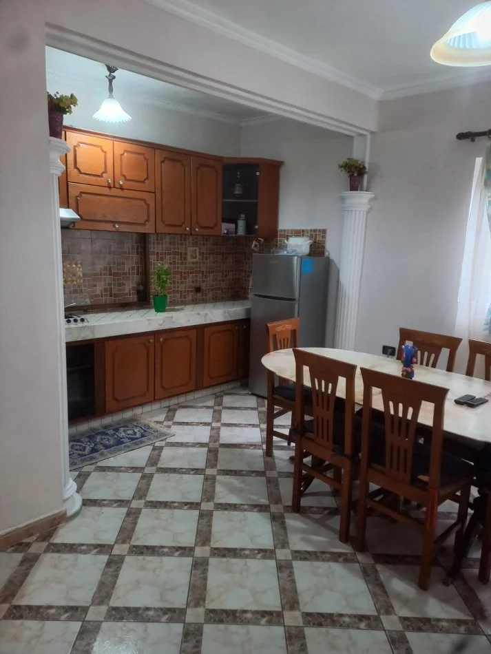 Tirane, jepet me qera apartament 2+1+Aneks+Ballkon Kati 1, 420 € (vilat gjermane)