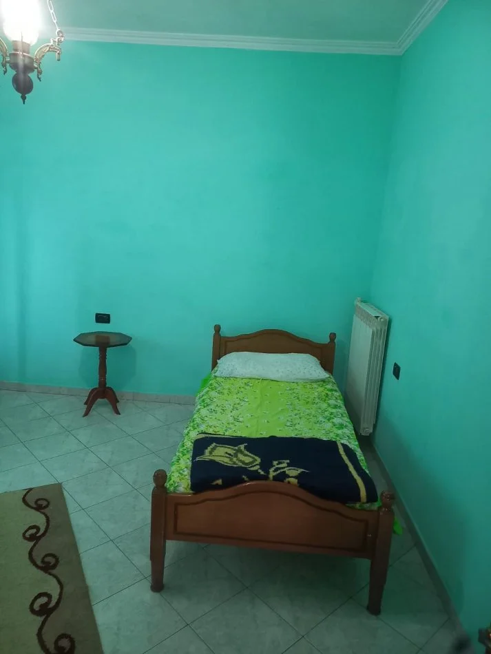 Tirane, jepet me qera apartament 2+1+Aneks+Ballkon Kati 1, 420 € (vilat gjermane)