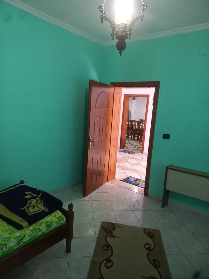 Tirane, jepet me qera apartament 2+1+Aneks+Ballkon Kati 1, 420 € (vilat gjermane)