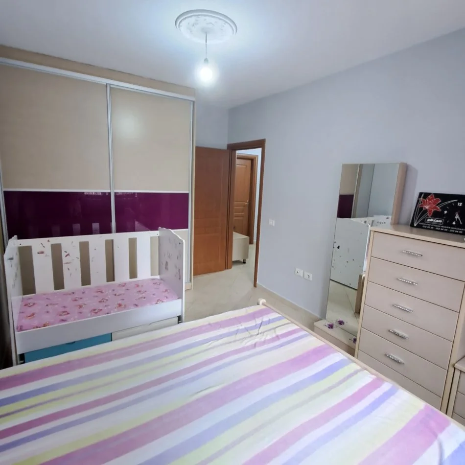 Tirane, jepet me qera apartament 2+1+Ballkon Kati 1, 110 m² 530 € (5 maji)
