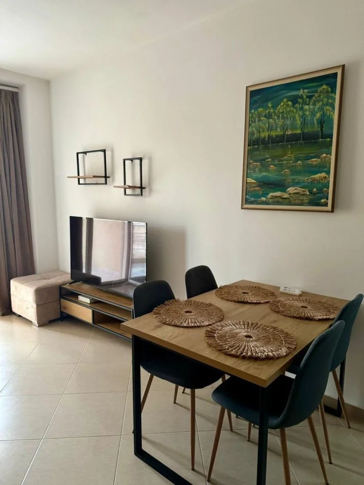 Vlore, jepet me qera apartament 1+1+Ballkon Kati 6, 68 m² 400 € 