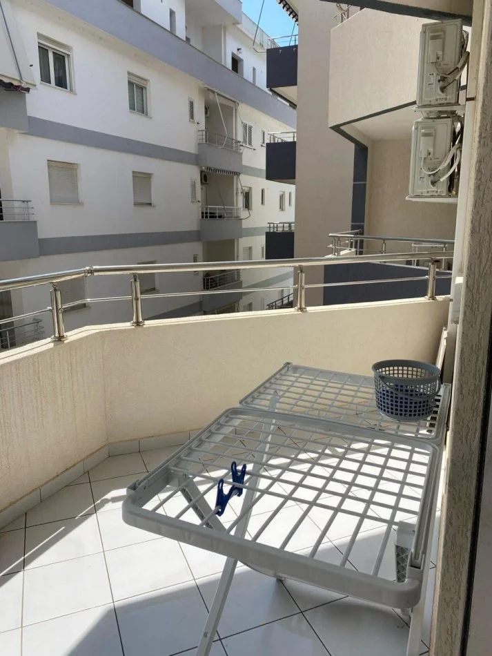 Vlore, jepet me qera apartament 1+1+Ballkon Kati 6, 68 m² 400 € 