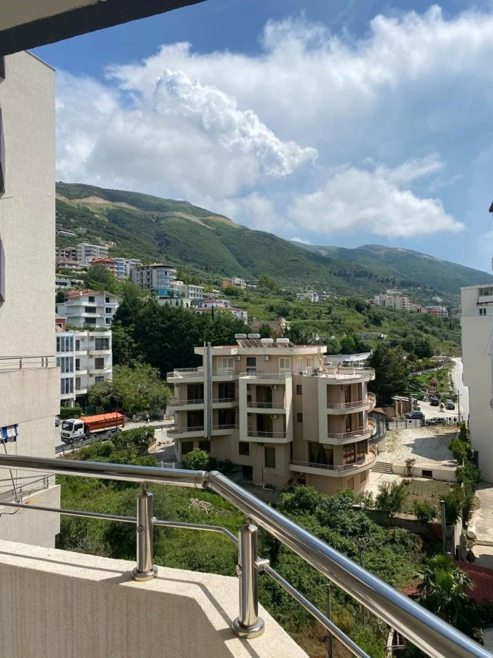 Vlore, jepet me qera apartament 1+1+Ballkon Kati 6, 68 m² 400 € 