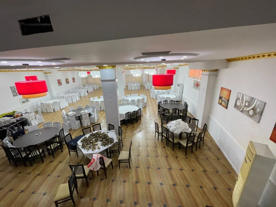 Tirane, jepet me qera Kati 0, 550 m² 3.000 € (siri kodra , nenstacioni elektrik)