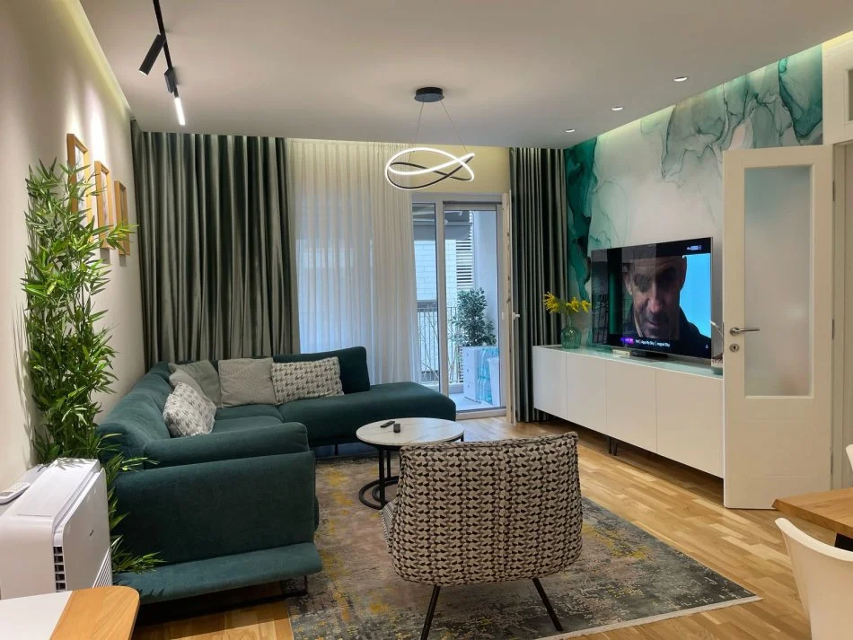 Tirane, shitet apartament 2+1+Ballkon Kati 1, 90 m² 285.000 € (Liqeni i That)