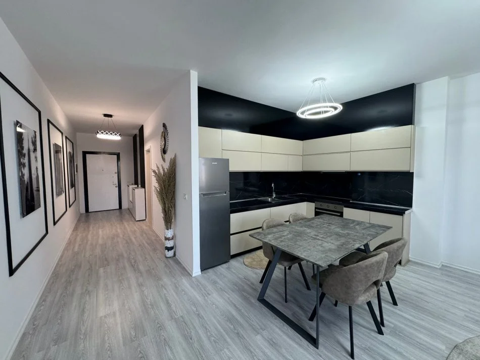 Tirane, shitet apartament 3+1+Ballkon Kati 5, 142 m² 350.000 € (Liqeni i That)