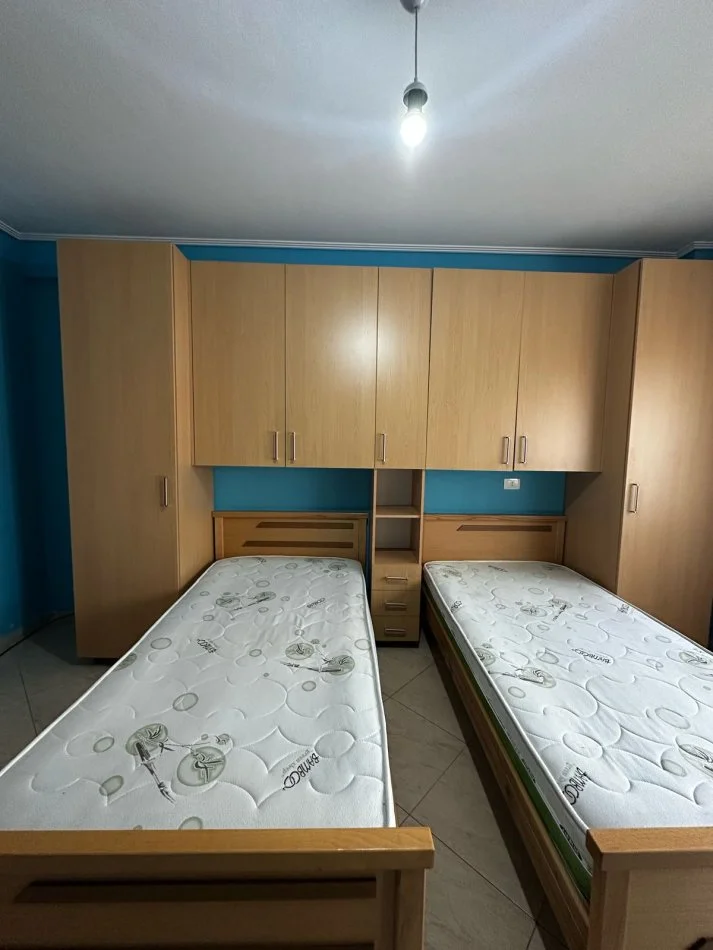 Tirane, shitet apartament 2+1+Ballkon Kati 4, 99 m² 180.000 € (Ndre Mjeda, prane Kompleksit Magnet)