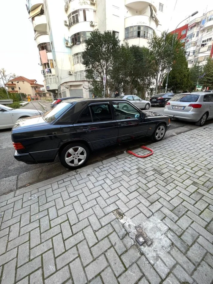 Tirane, shitet makine Benz Nafte, gri e erret manuale Kondicioner 3.499 €