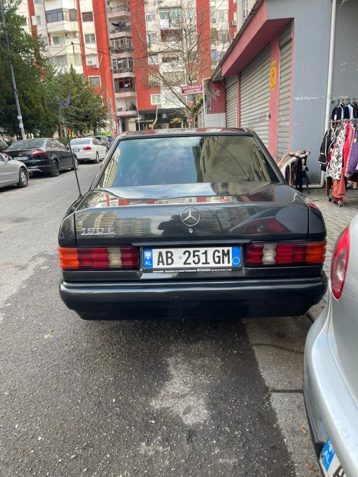 Tirane, shitet makine Benz Nafte, gri e erret manuale Kondicioner 3.499 €
