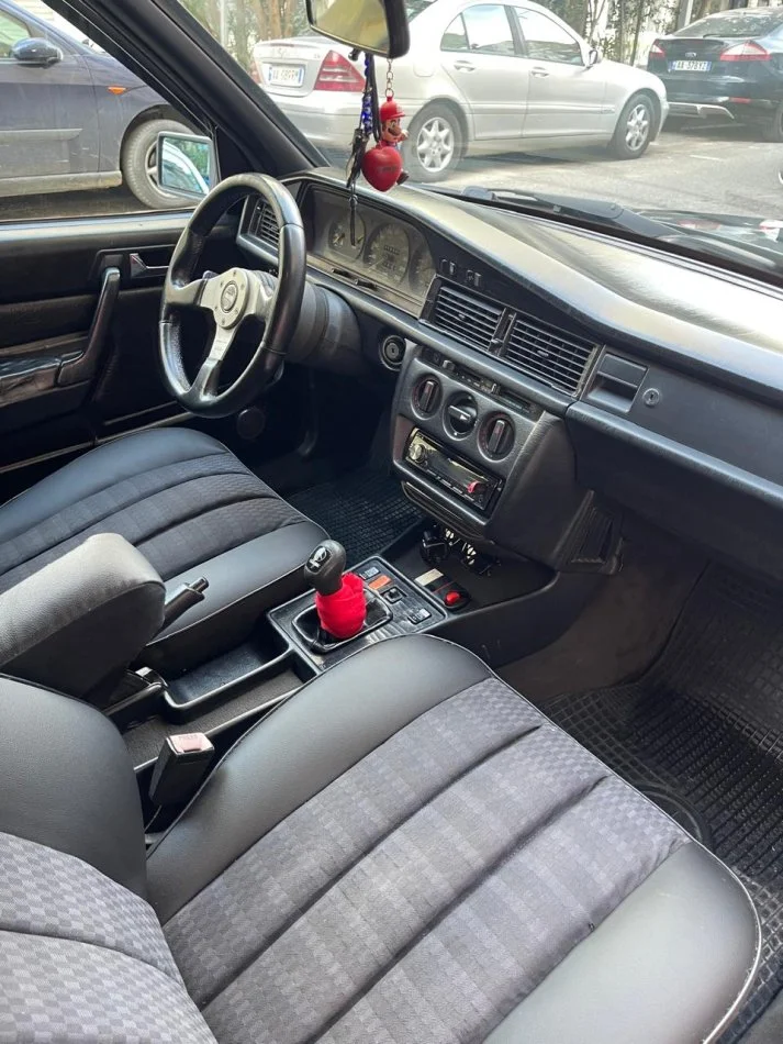 Tirane, shitet makine Benz Nafte, gri e erret manuale Kondicioner 3.499 €