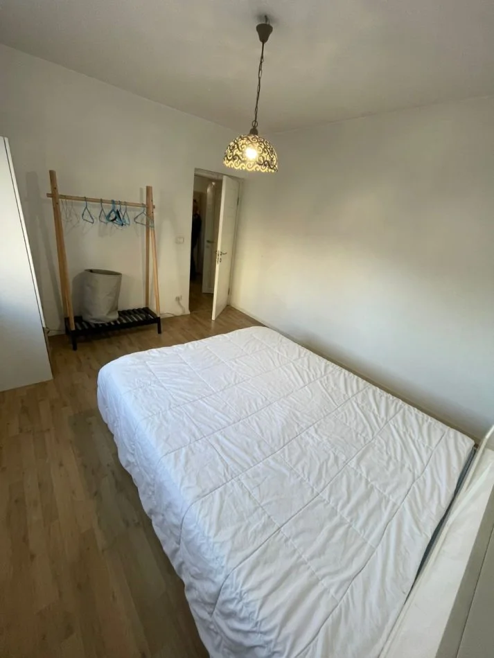 Tirane, jepet me qera apartament 1+1+Ballkon Kati 4, 60 m² 550 € (Rr. e Elbasanit)