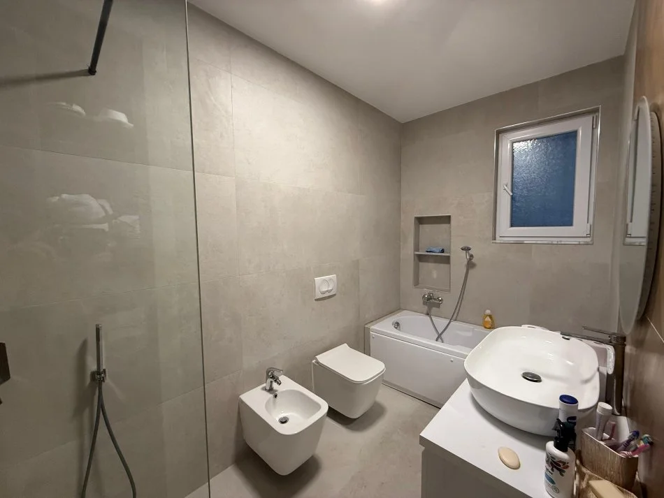 Tirane, shitet apartament 2+1+Ballkon Kati 0, 120 m² 165.000 € (LINZE)