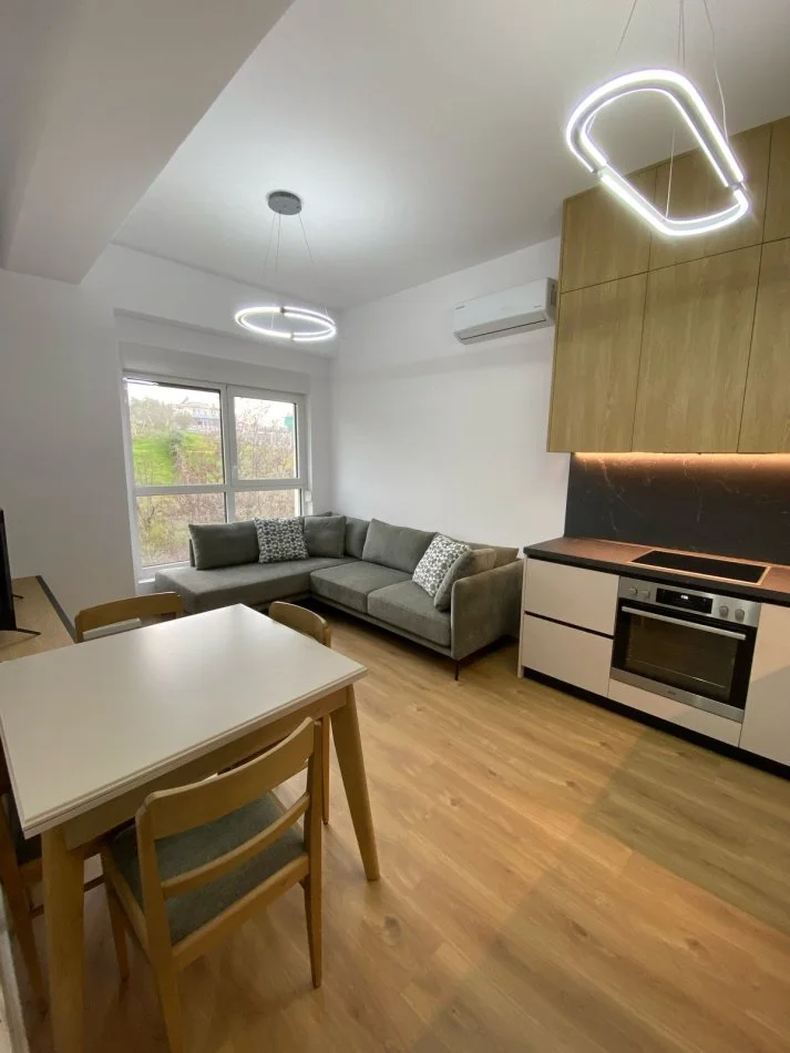 Tirane, jepet me qera apartament 1+1 Kati 3, 400 € (ali dem)