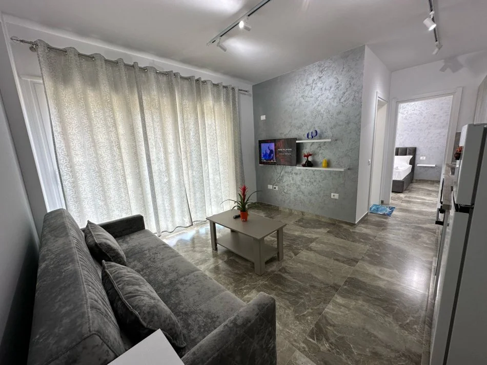 Vlore, jepet me qera apartament 1+1 Kati 1, 55 m² 400 € (Vilat e Enverit) RV49857