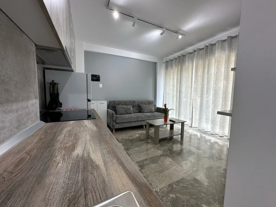 Vlore, jepet me qera apartament 1+1 Kati 1, 55 m² 400 € (Vilat e Enverit) RV49857