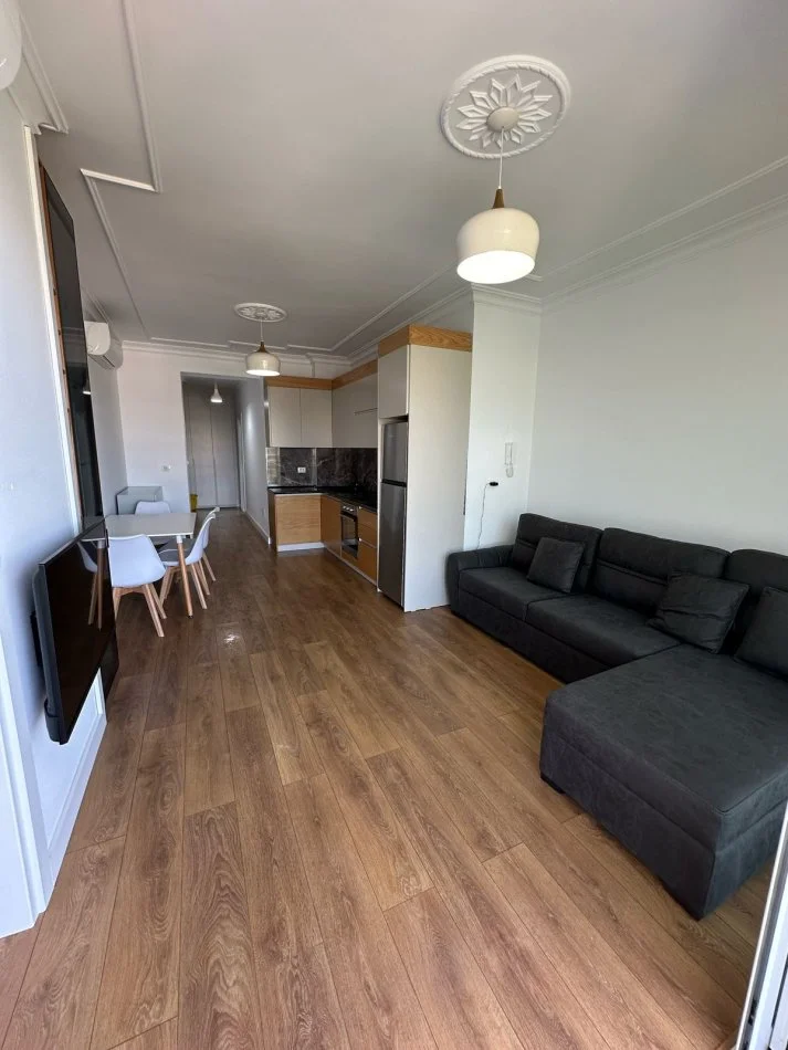 Vlore, jepet me qera apartament 1+1 Kati 2, 65 m² 550 € (Tiku dhe Mato) RV49858