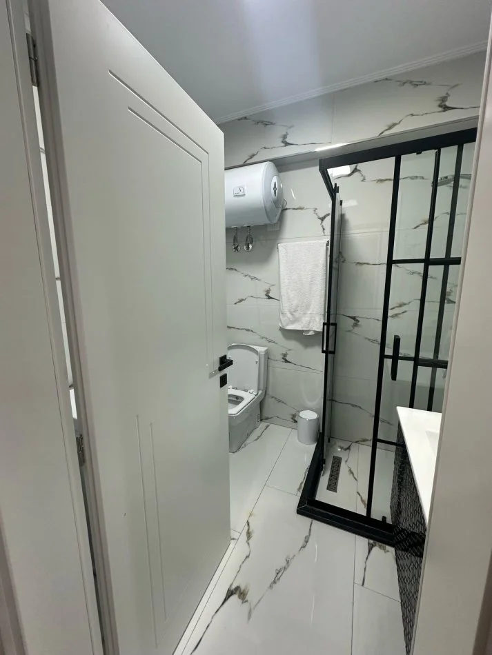 Vlore, jepet me qera apartament 1+1 Kati 2, 65 m² 550 € (Tiku dhe Mato) RV49858