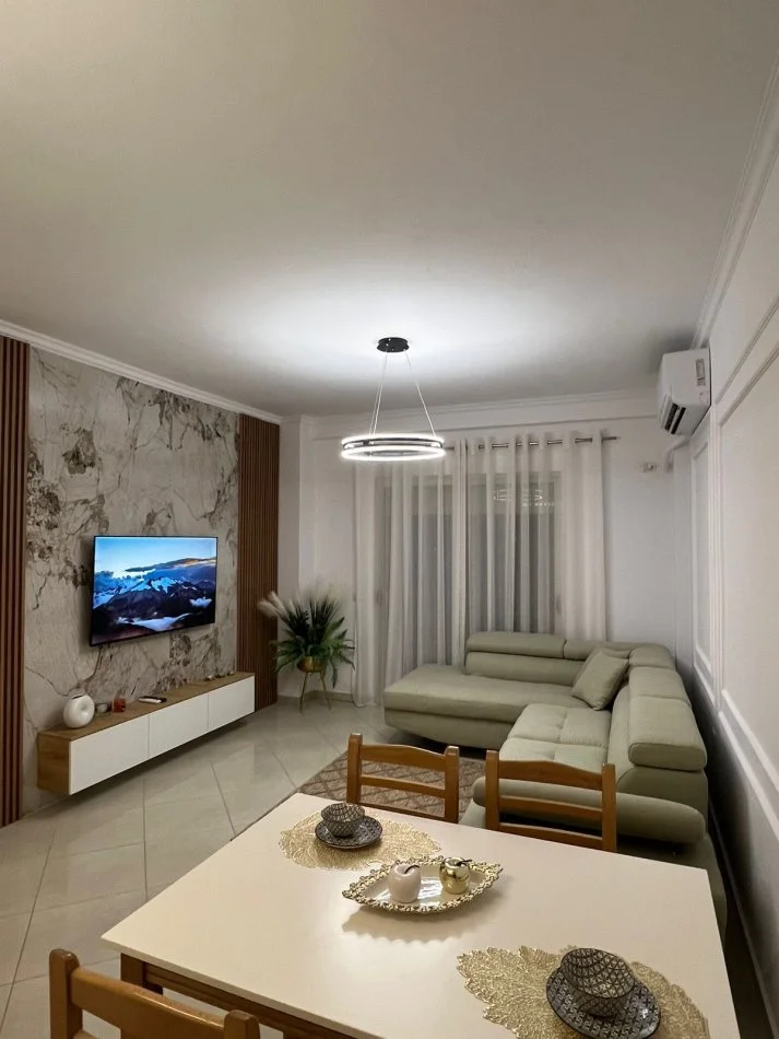 Tirane, shitet apartament 2+1+Ballkon Kati 8, 98 m² 143.000 € (Astir/Vila L)