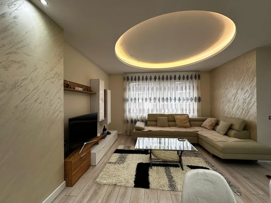 Tirane, jap me qera apartament 1+1 Kati 9, 72 m² 900 € (Rruga e Kosovareve)