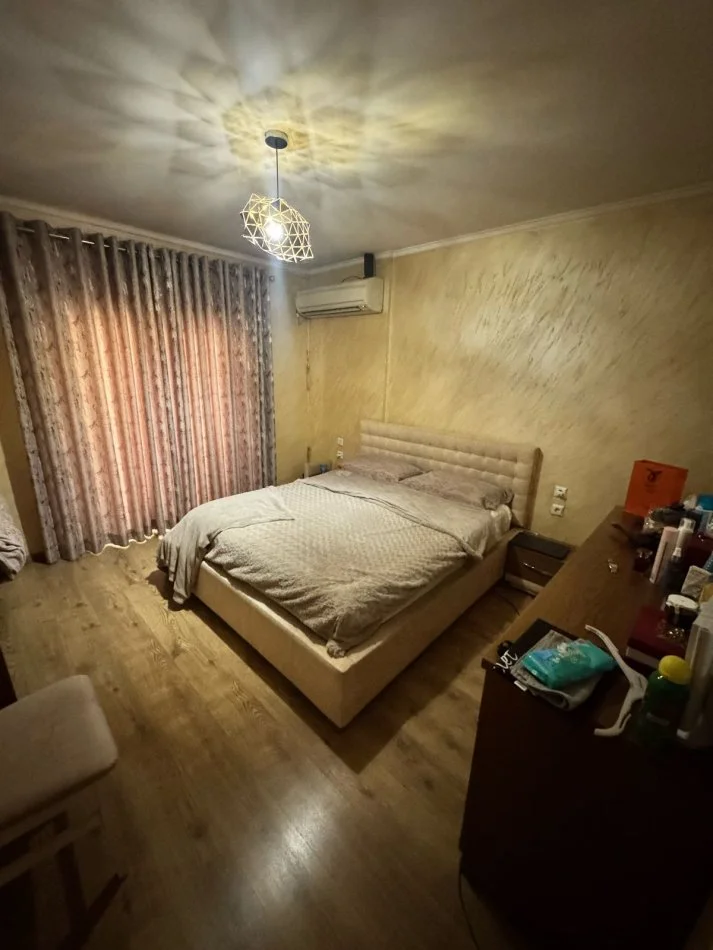 Tirane, shitet apartament 3+1+Aneks+Ballkon Kati 6, 135 m² 195.000 € (Pallatet Gintash, Laprakë)