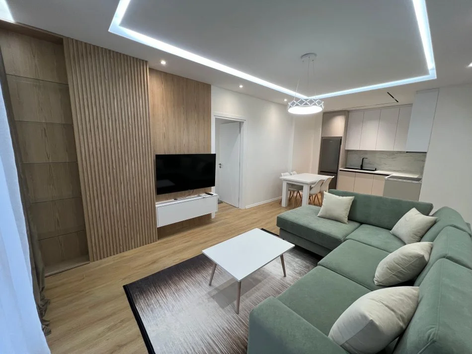 Tirane, jepet me qera apartament 2+1+Ballkon Kati 3, 100 m² 750 € (PORCELAN)