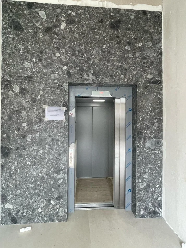 Tirane, shitet apartament 1+1+Ballkon Kati 5, 65 m² 115.000 € (Ish Fusha e Aviacionit)