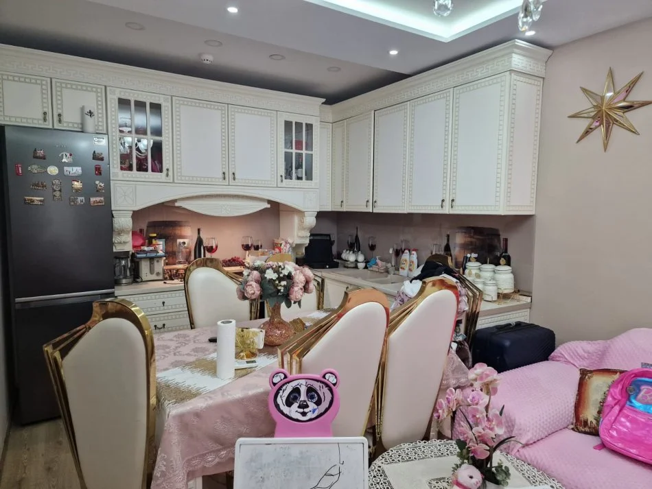 Tirane, shitet apartament 1+1+Ballkon Kati 2, 70 m² 175.000 € (Don Bosko)