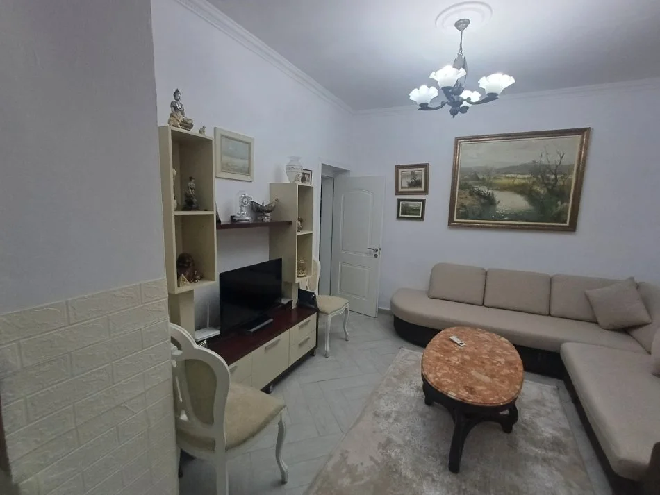 Tirane, shitet 1+1+Aneks Kati 1, 51 m² 110.000 € (Mine Peza)