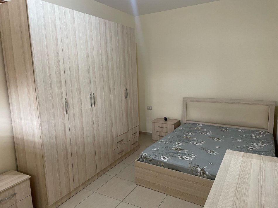 Vlore, apartament ne plazh JEPET ME QERA DITORE APARTAMENT NE LUNGOMARE