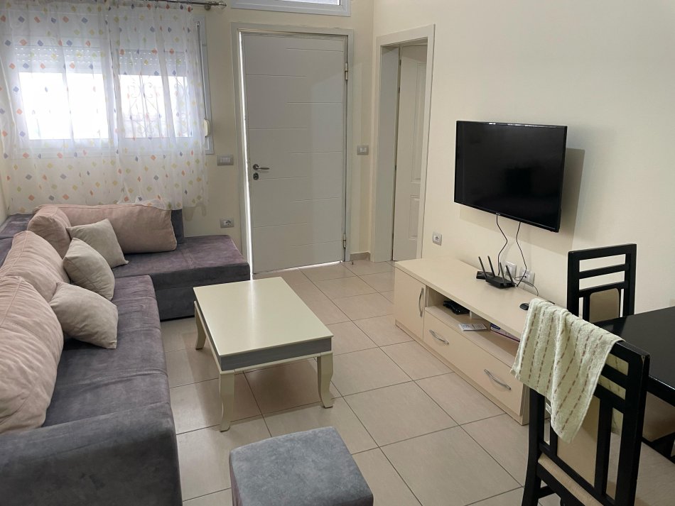 Vlore, apartament ne plazh JEPET ME QERA DITORE APARTAMENT NE LUNGOMARE